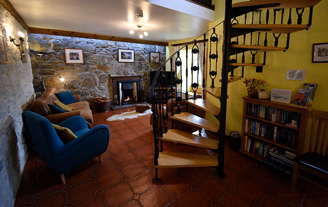 Glas Eilean View is a modern well furnished self catering accommodation with sea views