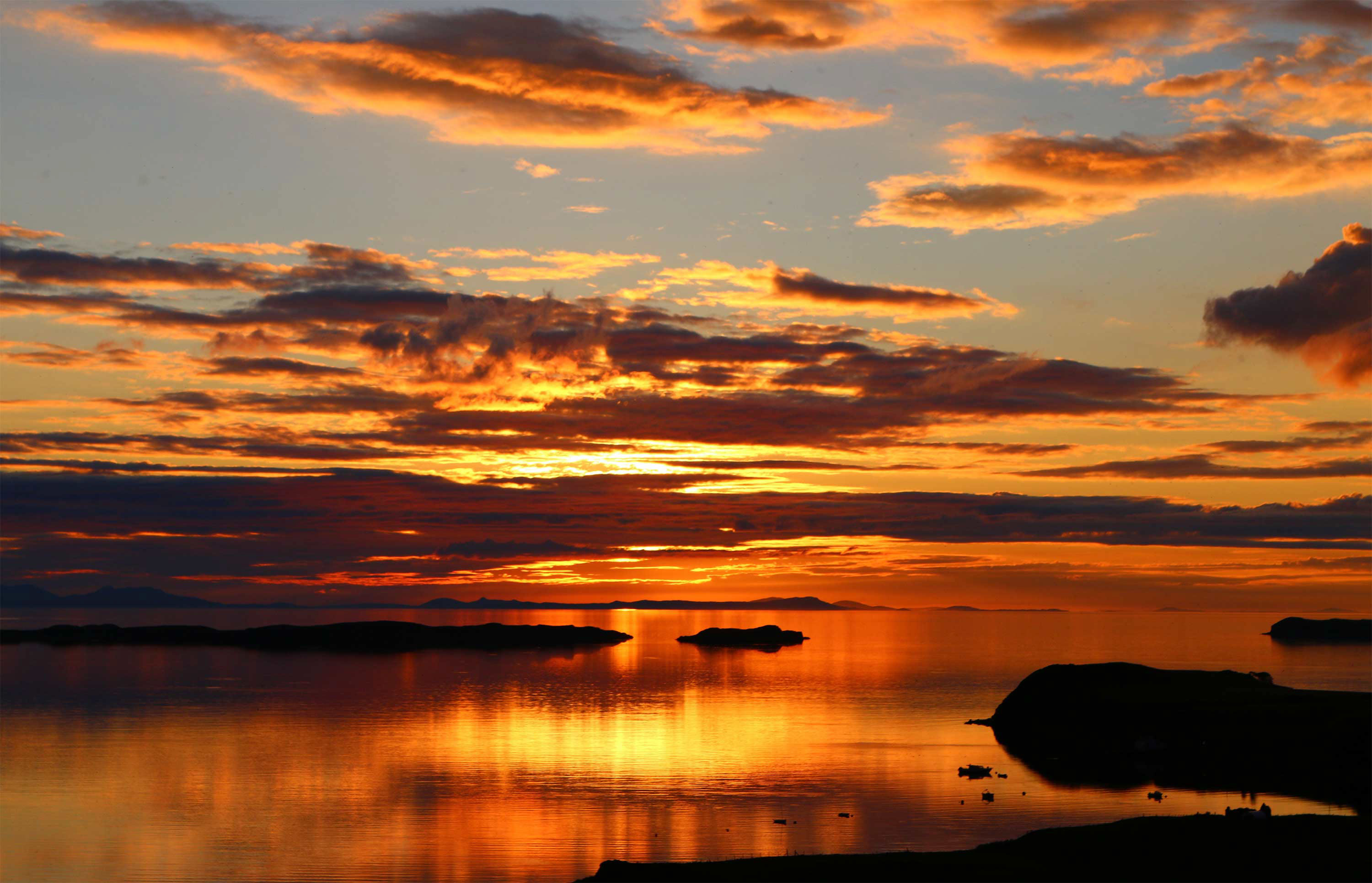 Enjoy sunsets at Auld Orwell Cottage Self Catering Accommodation in Waternish with sea views
